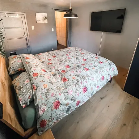 فندق مبيت وإفطار Le Petit Broux 3*