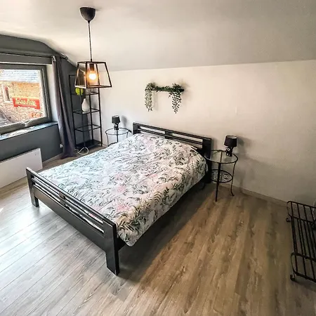 Le Petit Broux آيويل