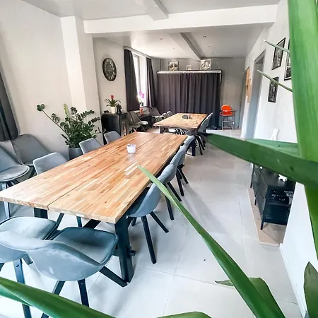 Le Petit Broux فندق مبيت وإفطار 3*